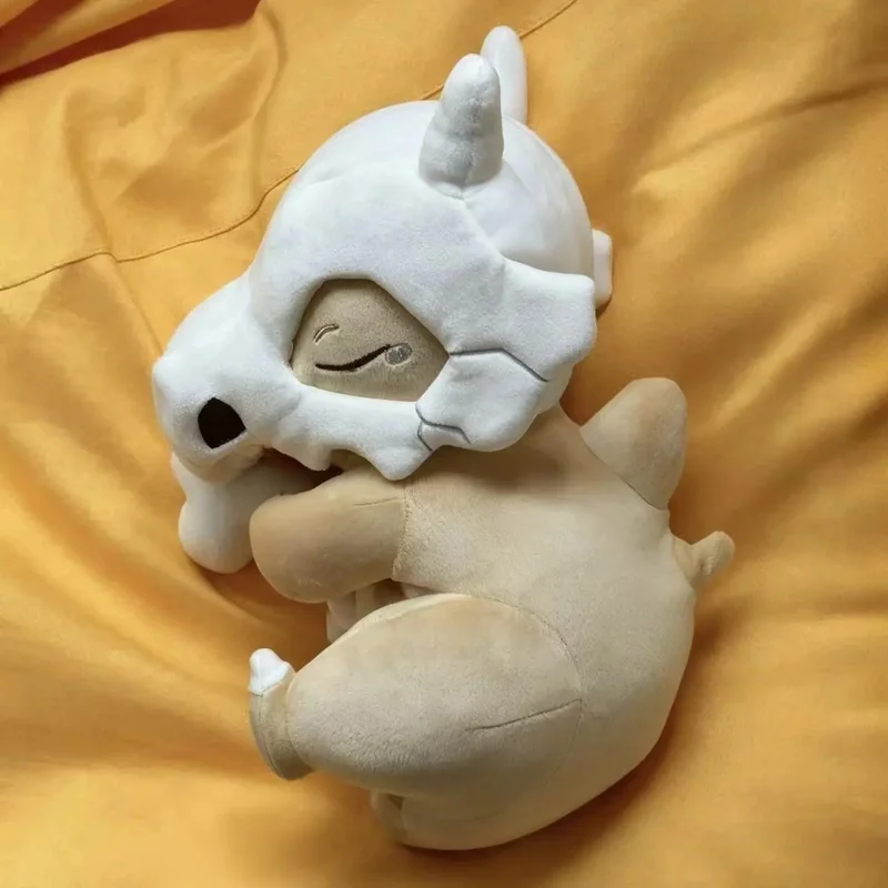 Throw Pillow - Masque de tête de dinosaure Cubone